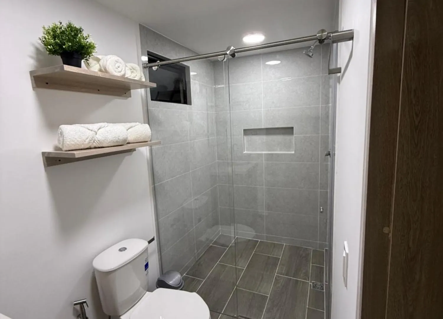 202 Nuevo Poblado Y Provenza Muy Cerca Apartment Medellin 0*,  Colombia